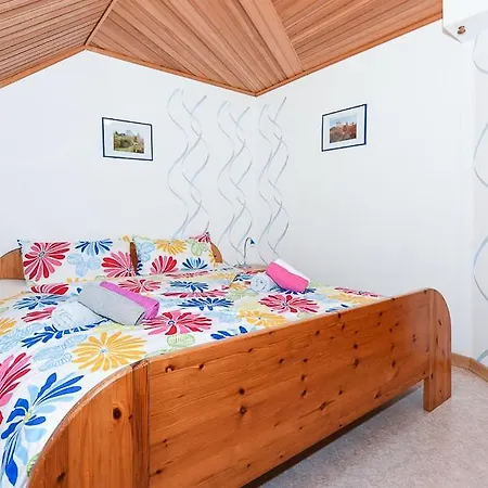 Mohnblume, Familienfreundliche Mit Aussenspielanlage Im Gruenen Apartman *